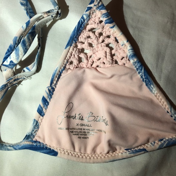 Frankie’s Bikini’s Set in Hawaiian Blush - Picture 4 of 8
